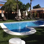 4 Ragel Costa Apartment *