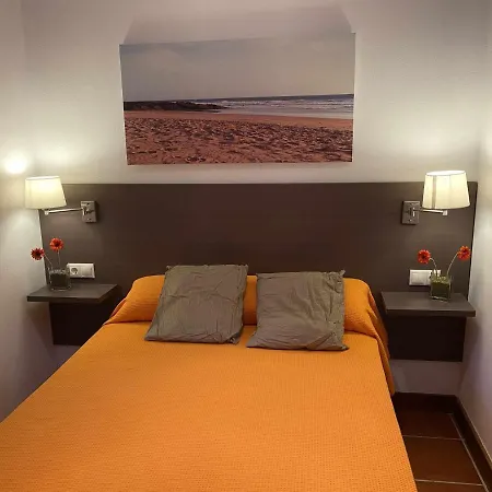 Con Doble Entrada Y Piscina Compartida Apartment *